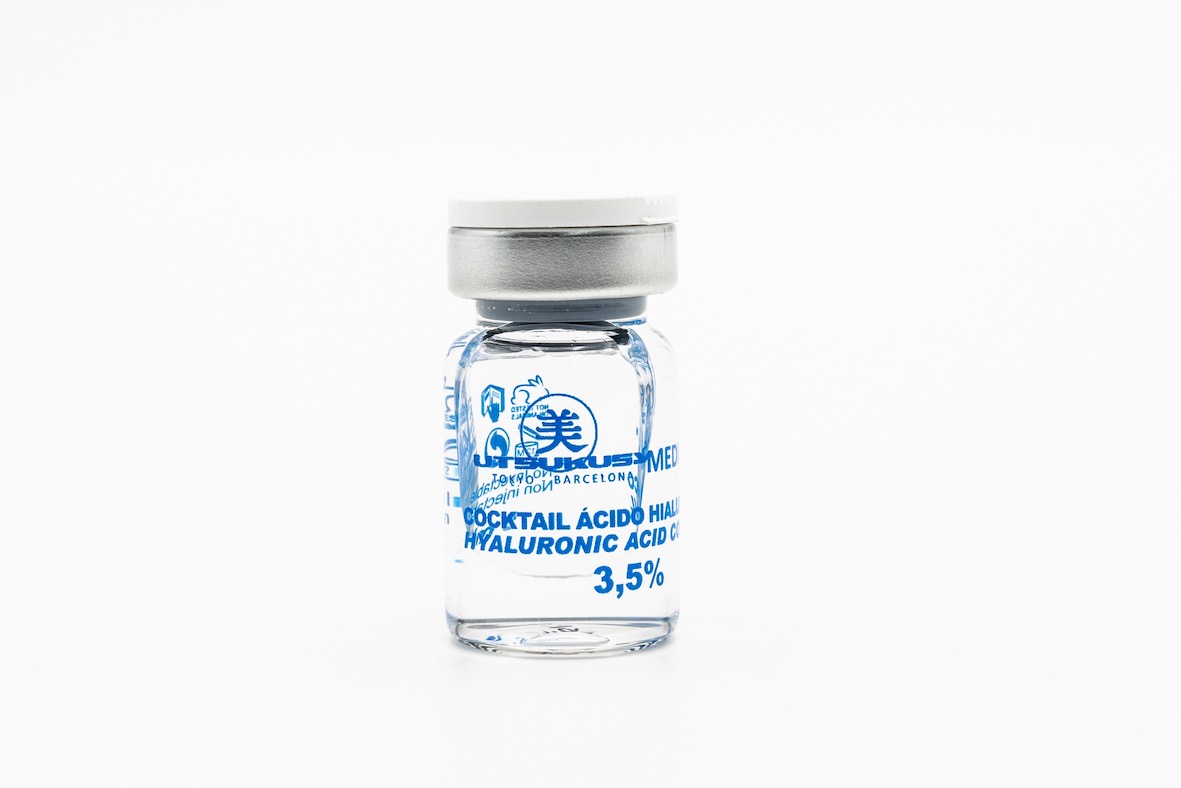 Microneedling Serum mit Hyaluron (Hyaluronsäure) gegen Falten von Utsukusy Cosmetics