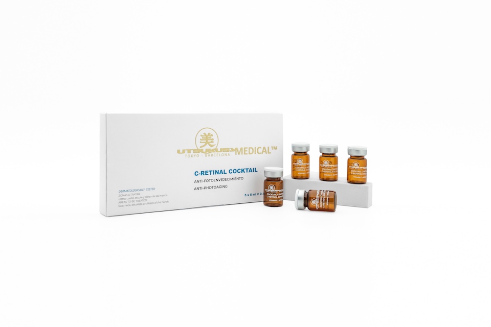 Ampullen mit C-Retinal Microneedling Serum von Utsukusy Cosmetics