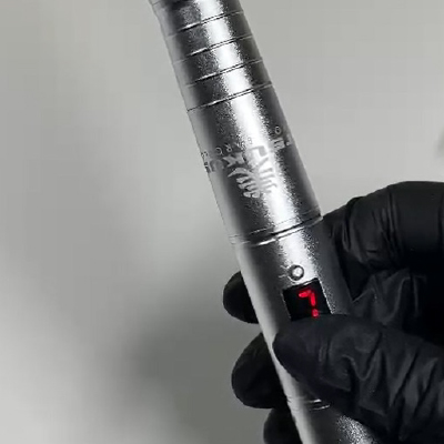 Digitale Anzeige Dermapen Enpitsu Pro.7 | Utsukusy Digitale Anzeige des Enpitsu Dermapen Pro.7 von Utsukusy Cosmetics