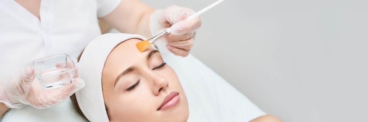 Fruchtsäurepeelings von Utsukusy in Kombination mit Microneedling Fruchtsäure-Peeling vor Microneedling